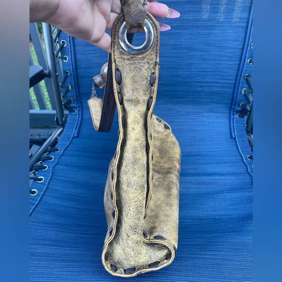 John Cole Kaylee Distressed Cow Hide Leather Brown Shoulder Bag/Purse/Tote - Picture 6 of 14